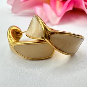 Vintage Goldette Cream Enamel Gold Tone Twist Hoop Earrings Chic Runway Signed